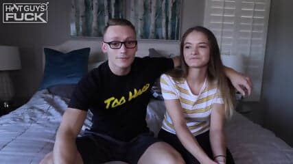 COuple de puceau découvrent le sexe