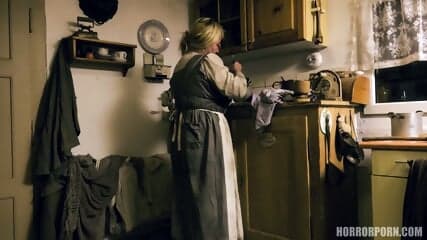 Horror Porn-twisted Mother