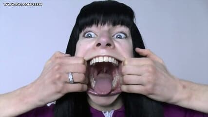 Sharada - Mouth Stretching Object Insertion