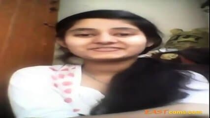 cute pakki girl showing her boobs